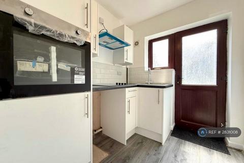 2 bedroom terraced house to rent, Gadlys Road, Aberdare, CF44