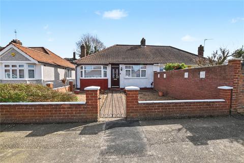 2 bedroom bungalow for sale, Wenvoe Avenue, Bexleyheath, DA7