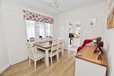 2 bedroom bungalow for sale, Wenvoe Avenue, Bexleyheath, DA7