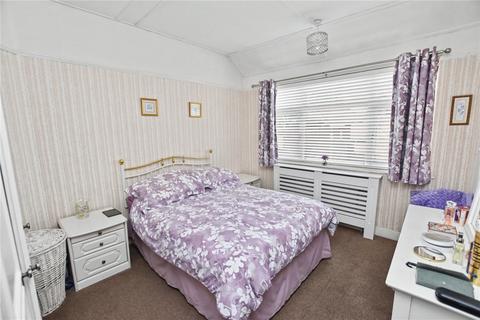 2 bedroom bungalow for sale, Wenvoe Avenue, Bexleyheath, DA7