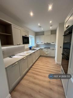 4 bedroom detached house to rent, Rosewood Avenue, Maidenhead, SL6