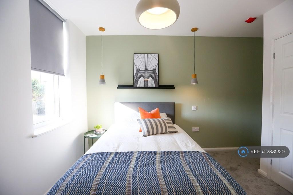 £550 Pcm - All Bills Included - Available...