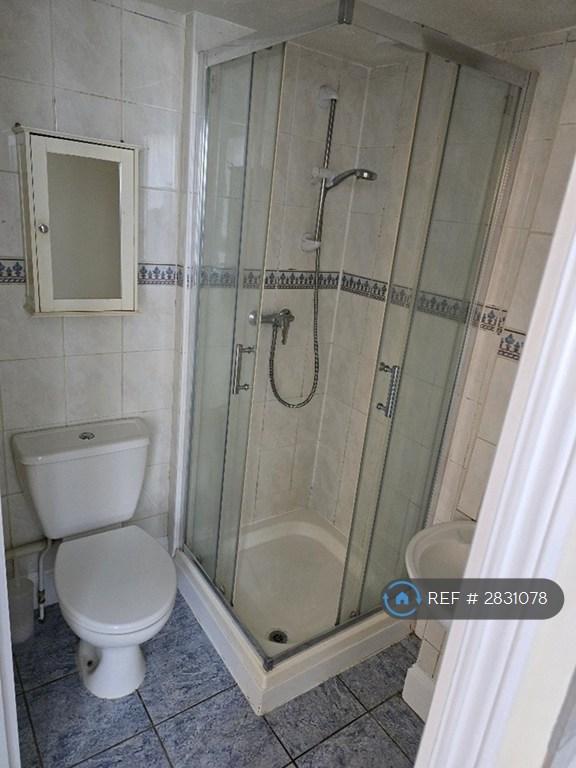 Wc - Glass Shower Cubicle - Tiled