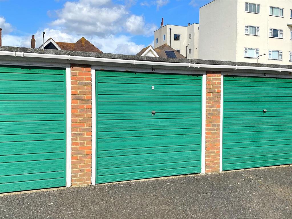 14 Barbados - Garage.jpg