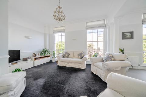 3 bedroom flat for sale, Imperial Square, Cheltenham, GL50