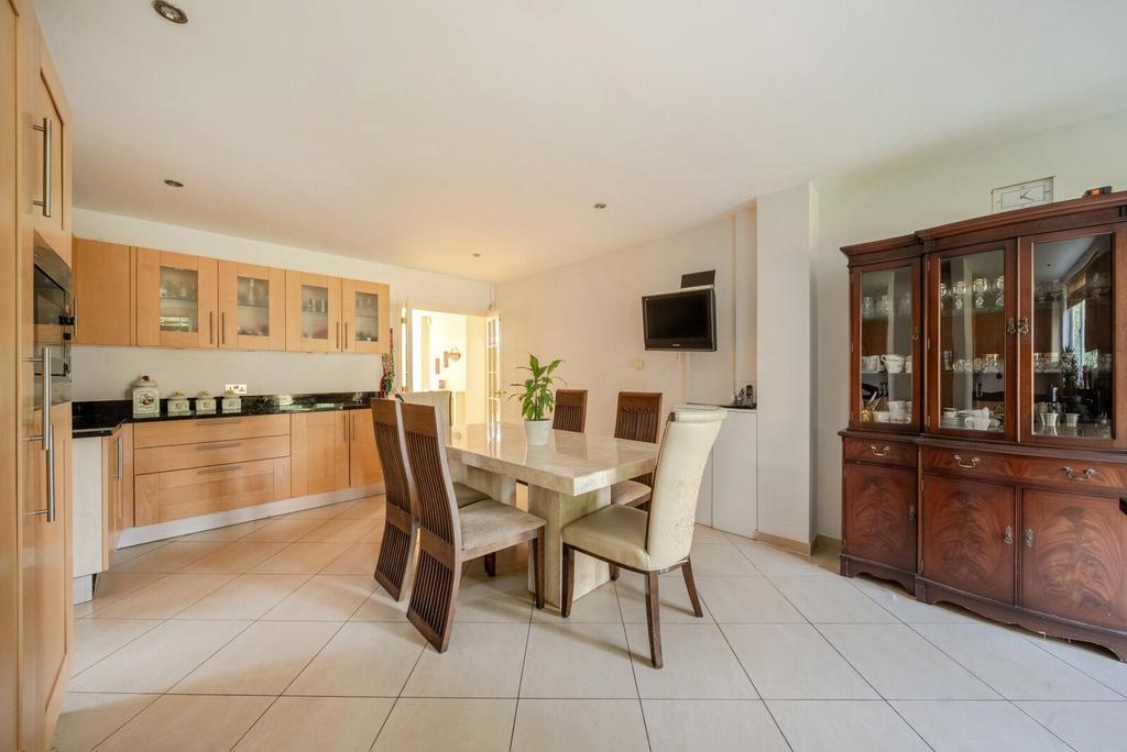 Kitchen/Breakfast