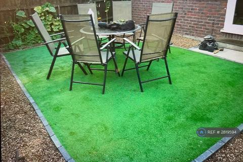 undefined, Hickman Close, London, E16