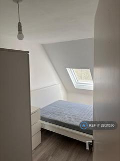 2 bedroom flat to rent, Lewisham Road, London, SE13