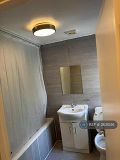 2 bedroom flat to rent, Lewisham Road, London, SE13