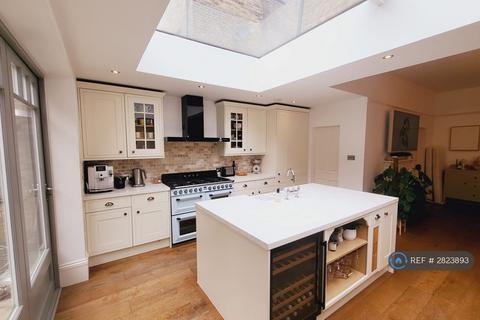 undefined, Denton Rd, Twickenham, TW1