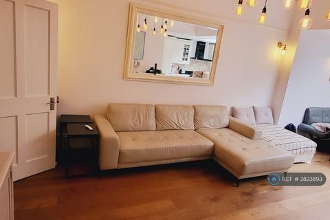 undefined, Denton Rd, Twickenham, TW1