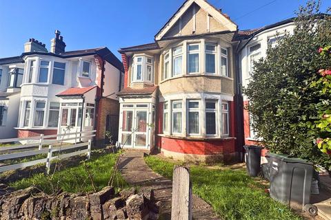 Grenoble Gardens, Palmers Green, London N13