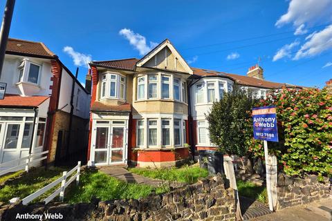 undefined, Grenoble Gardens, Palmers Green, London N13