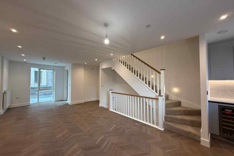 3 bedroom apartment to rent, Baldwin Lane, Kidbrooke Village, London, SE3