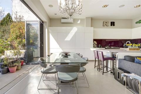 4 bedroom semi-detached house for sale, Ramsden Road, SW12