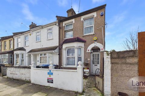 undefined, Wellington Avenue, London
