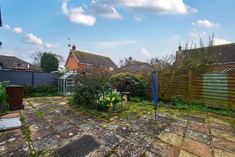 2 bedroom ground floor flat for sale, Cowdray Close, Bexhill-On-Sea