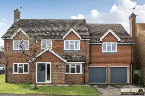5 bedroom detached house for sale, Bishops Field, Aston Clinton