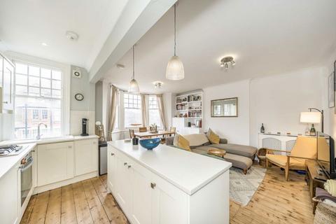 3 bedroom flat for sale, Ashlake Road, London SW16