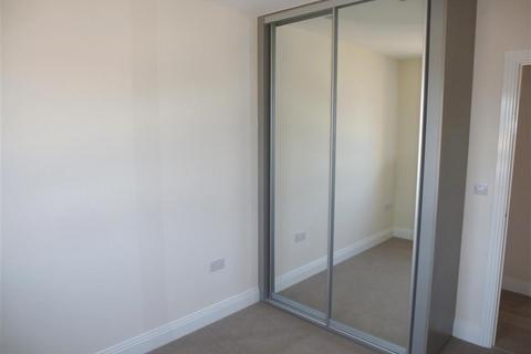 2 bedroom apartment to rent, Kingfisher Drive, MAIDENHEAD