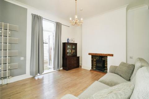 3 bedroom end of terrace house for sale, Kershaw Street, Oldham OL2