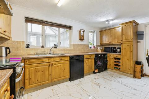 4 bedroom detached house for sale, Kingswood Avenue, Taverham, Norwich