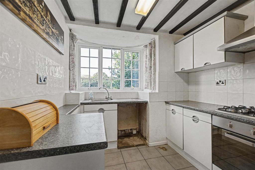 Kitchen 1.jpeg