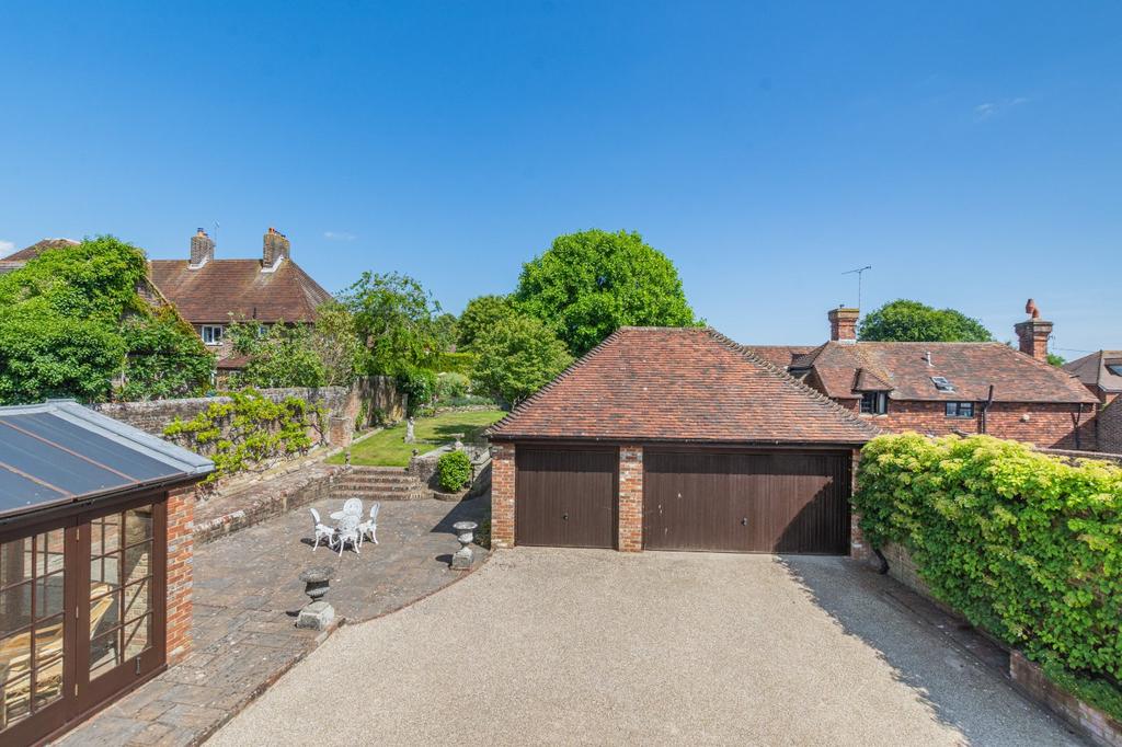 Driveway/Garaging