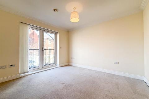 2 bedroom flat to rent, Brookbank Close, Cheltenham GL50 3NS