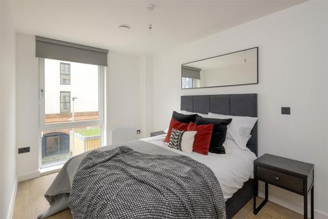 2 bedroom flat to rent, Windsor Bridge Road, Bath BA2