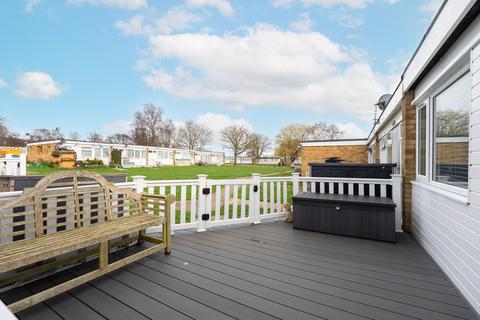 3 bedroom chalet for sale, Beach Road, Hemsby