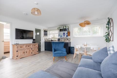 3 bedroom chalet for sale, Beach Road, Hemsby