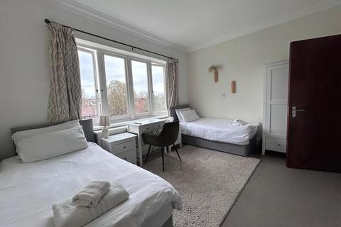 undefined, Torrington Park, North Finchley, London, N12