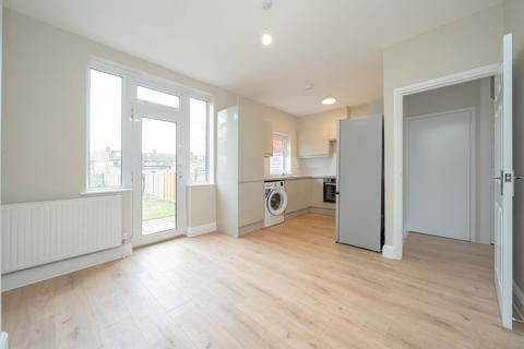 3 bedroom house to rent, Charlton Road, Harrow HA3
