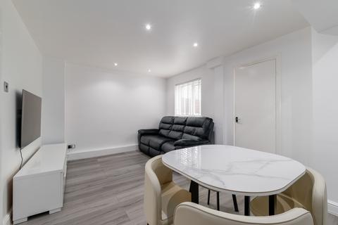 undefined, Dingle Gardens, London, E14