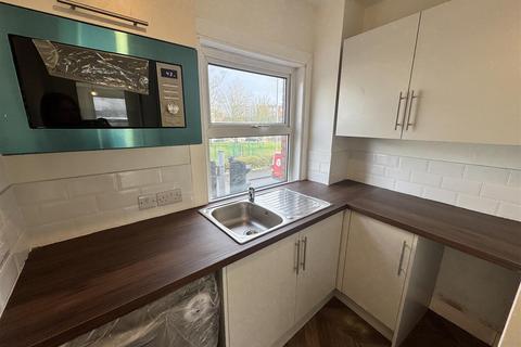 Studio to rent, 20 Upper High Street, Taunton TA1
