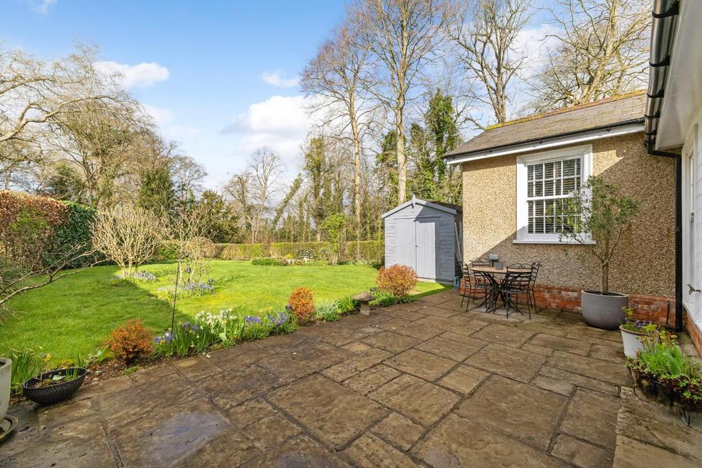 104913 4 Westcourt Salisbury Road Netheravon (26).