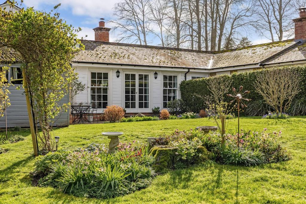 104913 4 Westcourt Salisbury Road Netheravon (29).