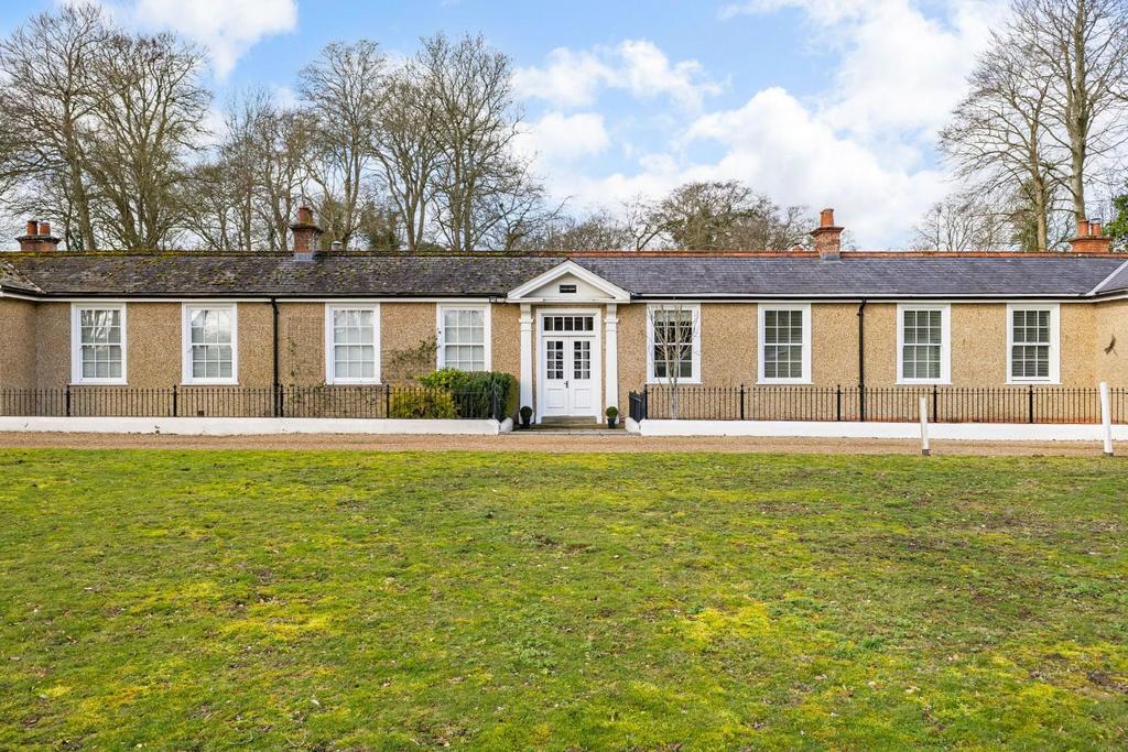 104913 4 Westcourt Salisbury Road Netheravon (4).j