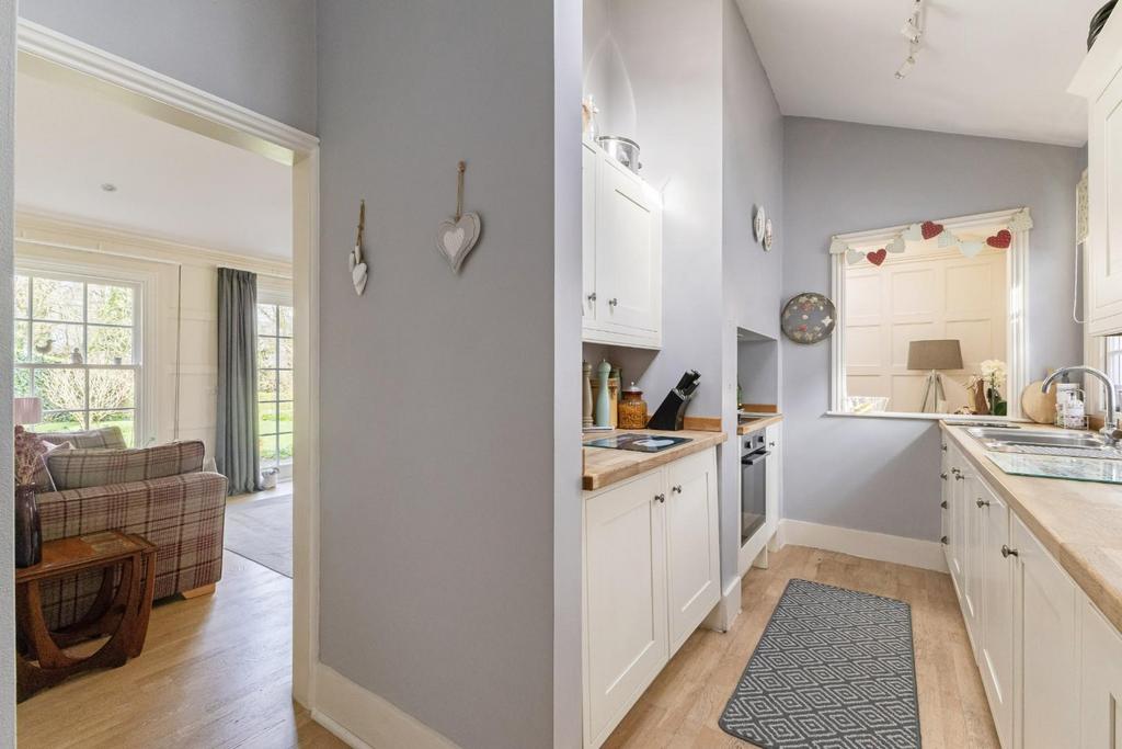 104913 4 Westcourt Salisbury Road Netheravon (11).