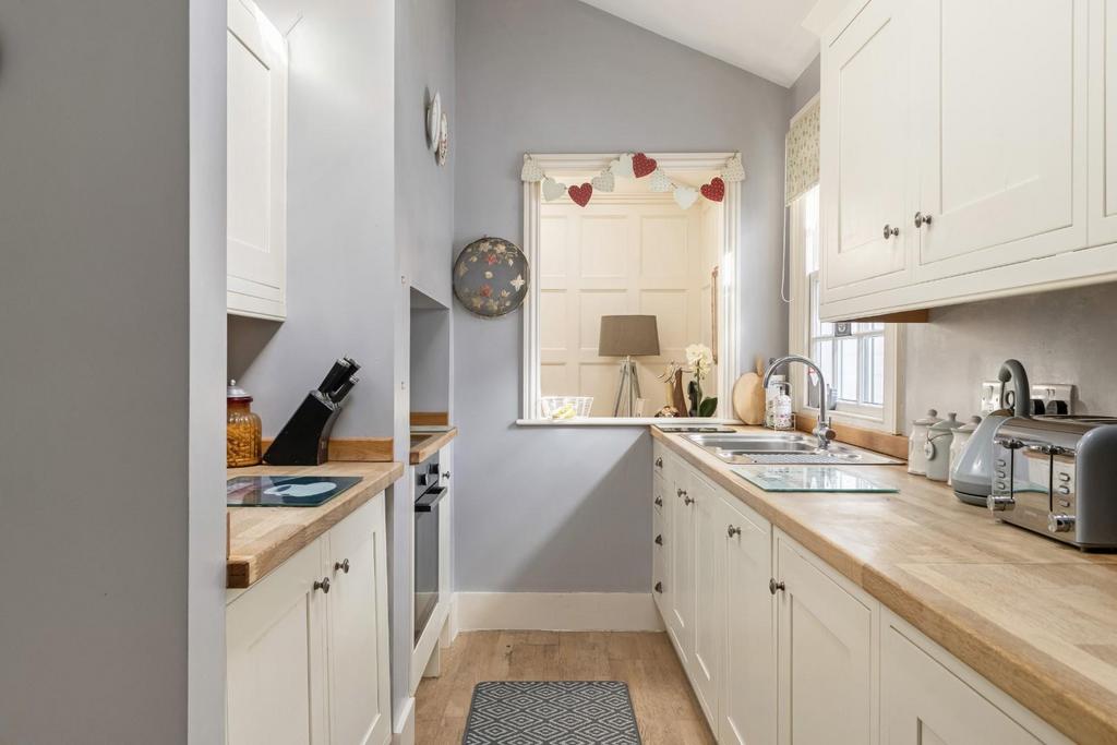 104913 4 Westcourt Salisbury Road Netheravon (12).