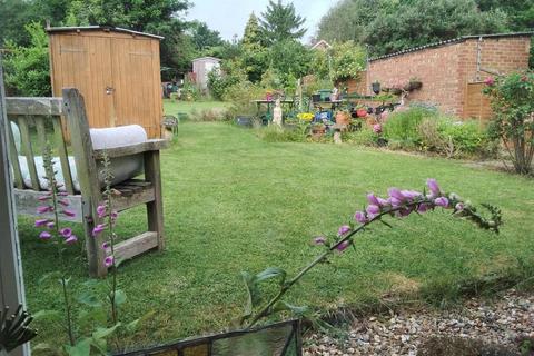 3 bedroom semi-detached house for sale, Banbury,  Oxfordshire,  OX16