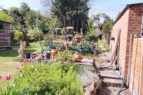 3 bedroom semi-detached house for sale, Banbury,  Oxfordshire,  OX16