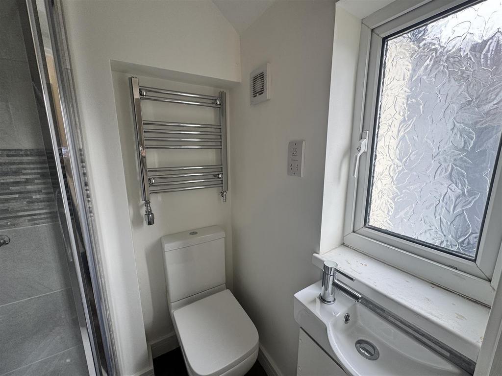 Flat 5  (15).jpg