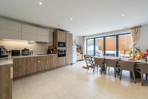 5 bedroom house for sale, Beatrice Place, London, SW19