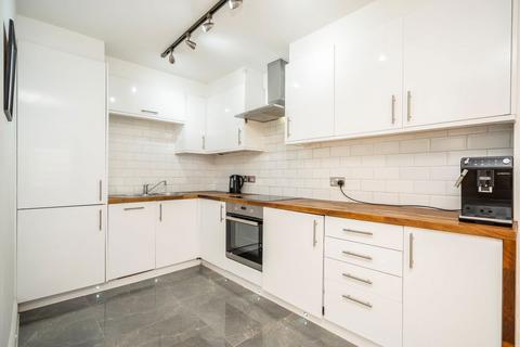 2 bedroom flat to rent, Wapping Lane, London E1W