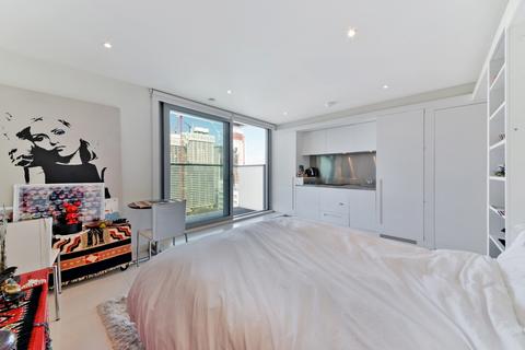undefined, West Tower, 1 Pan Peninsula Square, Canary Wharf, London, E14