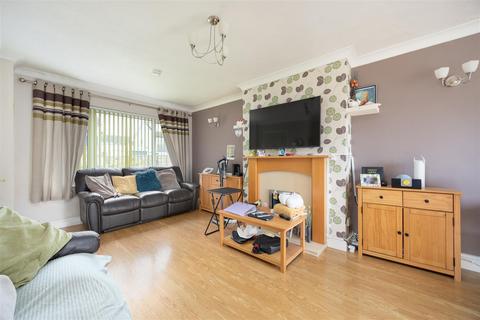 4 bedroom semi-detached house for sale, Burnett Road, Trowbridge
