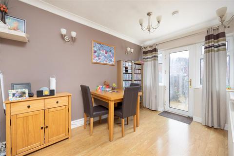 4 bedroom semi-detached house for sale, Burnett Road, Trowbridge