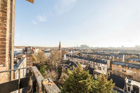 2 bedroom flat for sale, Shepherds Bush Road, London W6